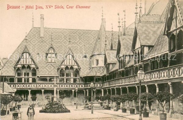 Beaune Cote d Or Burgund Hotel Dieu Cour d_honneur