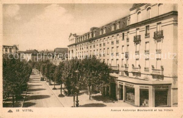 Vittel Avenue Ambroise Bouloumié et les hôtels