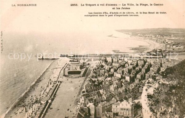Le Treport La ville la plage le casino et les jeté