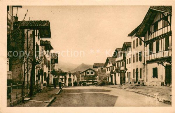 Ainhoa Rue principale du village