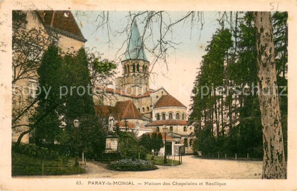 Paray-le-Monial Maison des Chapelains Basilique