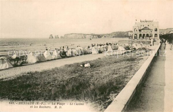 Hendaye Pyrenees Atlantiques La Plage Le Casino et les Rochers