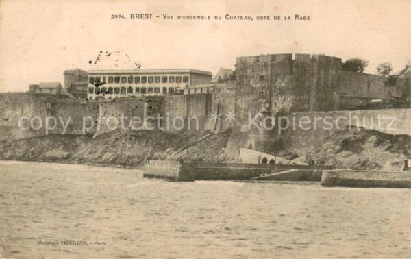 Brest 29 Vue d’ensemble du Chateau cote de la Ra