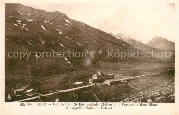 Seez Col du Petit St Bernard Vue sur le Mont