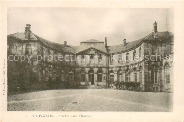 Verdun Meuse Eveche Cour d_Honneur
