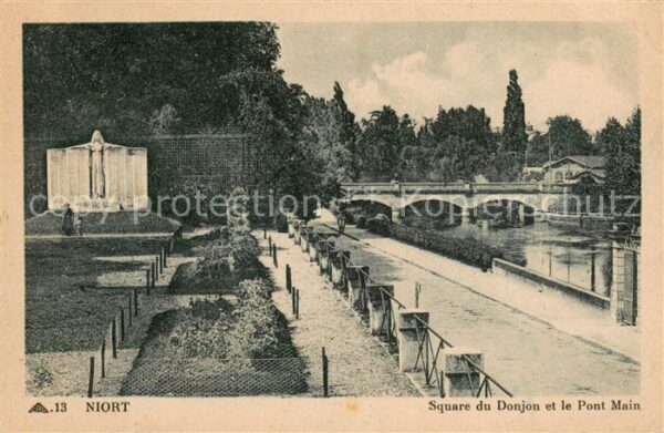 Niort 79 Square du Donjon et le Pont Main