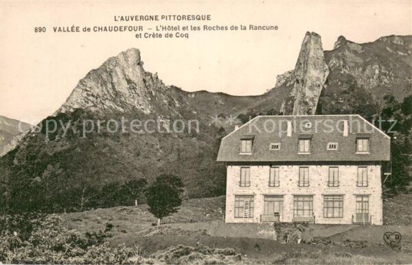 Vallee de Chaudefour Hôtel et les roches de la Rancune et Cr