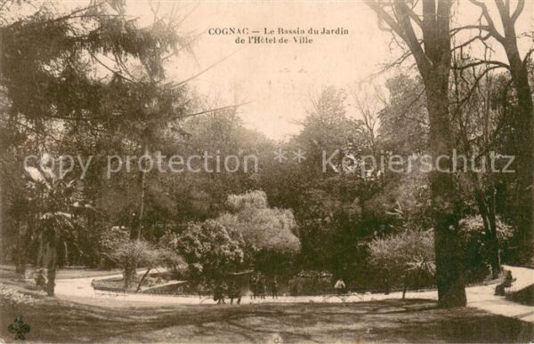 Cognac Charente Bassin du Jardin de l_Hôtel de Ville