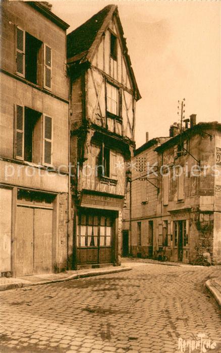 Cognac Charente Maison XVe siècle a l'entrée de la Rue