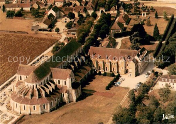 Pontigny Abbaye Cistercienne XIIe siècle vue aér