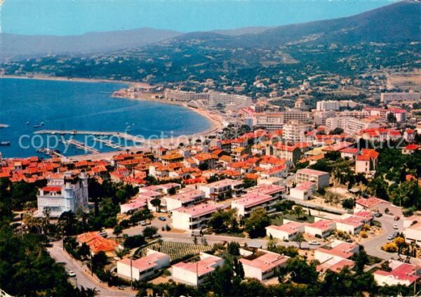 Sainte Maxime sur Mer Var Vue panoramique aerienne Au premier pla
