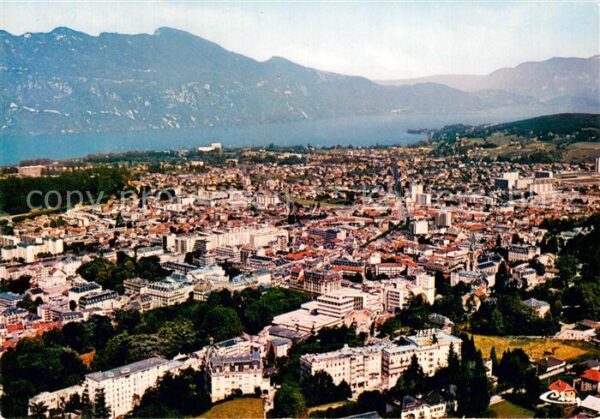 Aix-les-Bains Vue generale aerienne Le lac du Bourget