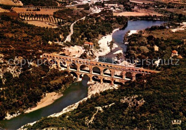 Vers-Pont-du-Gard Le Pont du Gard Aqueduc Romain vue aéri