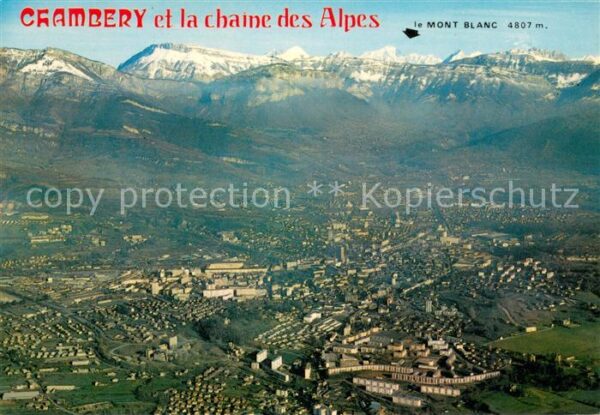 Chambery Savoie et la chaîne des Alpes vue aerienne