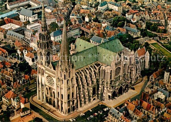 Chartres 28 Vue aérienne de la Cathedrale