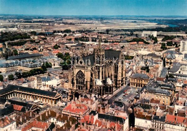 Metz  57 Moselle La ville et la Cathedrale vue aérienne