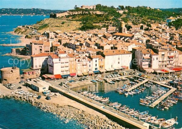 Saint Tropez Var Vue aérienne du port et de la citadelle