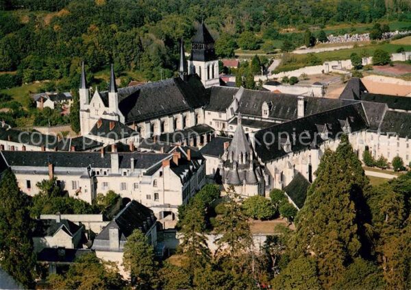 Fontevraud-l Abbaye Eglise abbatiale abrite les Tombeaux de