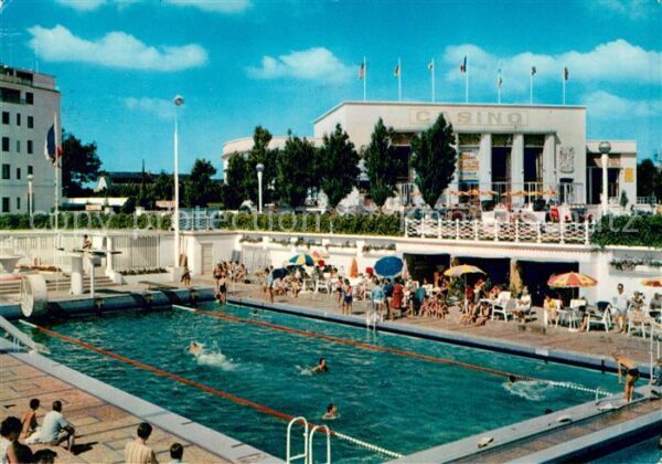 Les Sables-d Olonne Le casino et la piscine