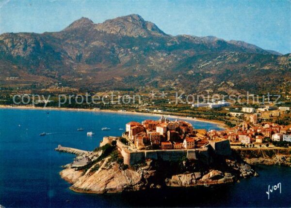 Calvi Citadelle vue du large et l’immense Pla
