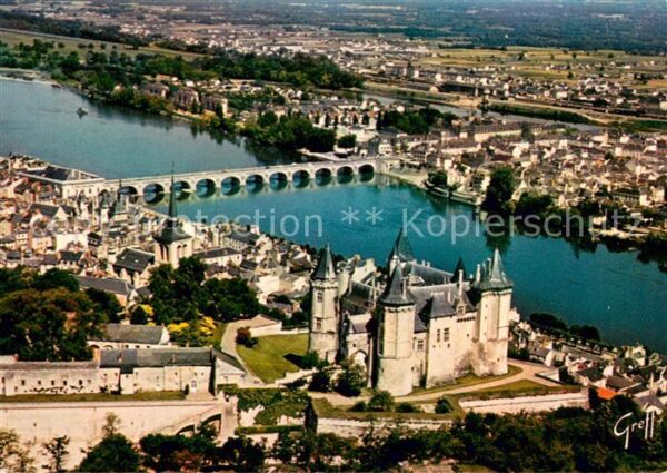 Saumur Le chateau la Loire et le Pont Cessart