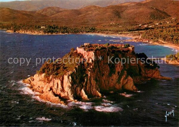 Cabasse Fort de Bregancon et Plage de Cabasson