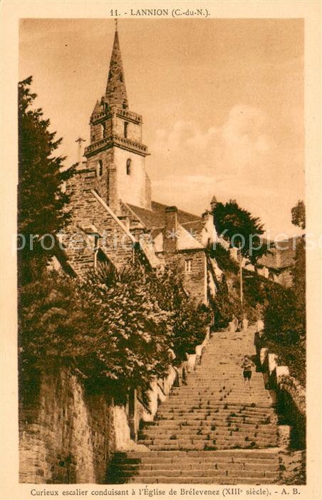 Lannion Curieux escalier conduisant a l’Eglise