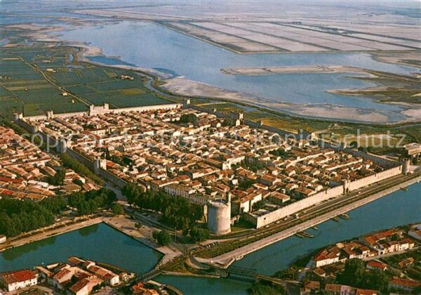 Aigues-Mortes Gard Vue aerienne