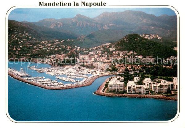 Mandelieu-la-Napoule Le port Côte d_Azur vue aérienne