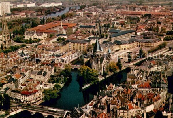Metz  57 Moselle La Moselle et le temple vue aérienne