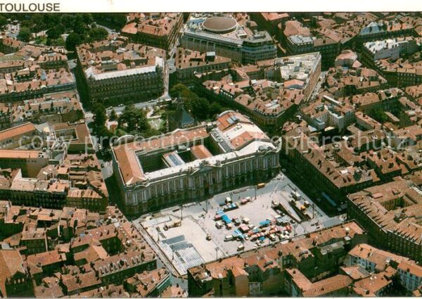 Toulouse Haute-Garonne Le Capitole vue aérienne