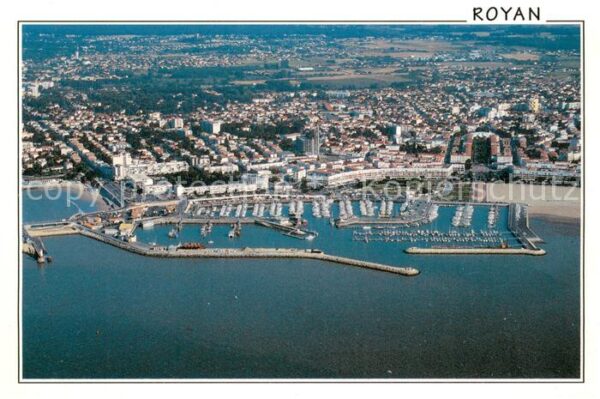 Royan 17 Le port et centre ville vue aérienne