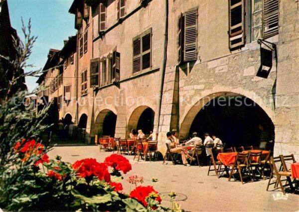 Annecy Haute-Savoie Rue piétonne dans les vieux quartiers