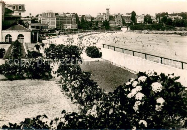 Dinard 35 La Plage vue du Casino Municipal