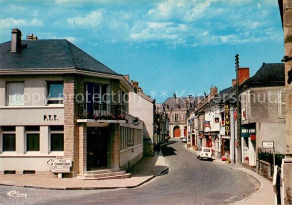 Noyen-sur-Sarthe Rue principale et la Nouvelle Poste