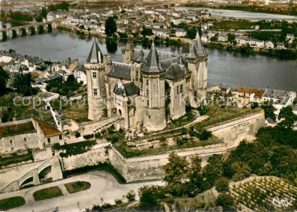 Saumur Le Chateau Vue aerienne