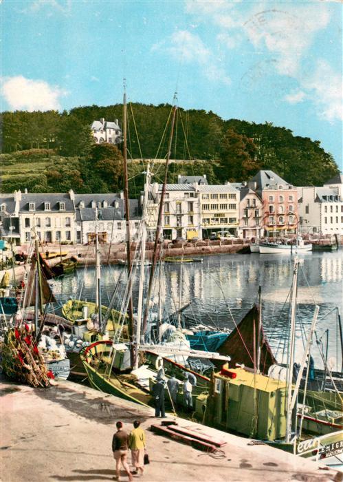 Audierne Thonniers au repos Le quai A France