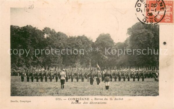 Compiegne Oise Revue du 14 Juillet Remise des decorati