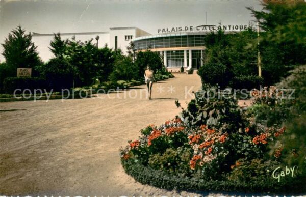 Chatelaillon-Plage Le Casino et les jardins