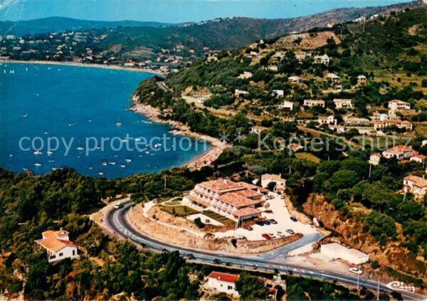 Le Lavandou La Fossette Au 1er plan 83 Hotel Vue ae