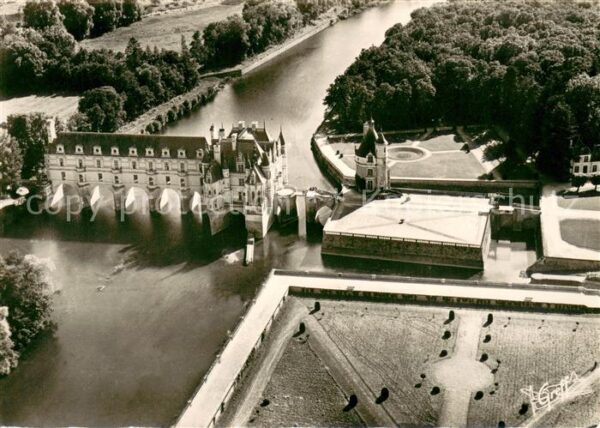 Chenonceaux Indre et Loire Chateau sur le Cher Tour des Marques et