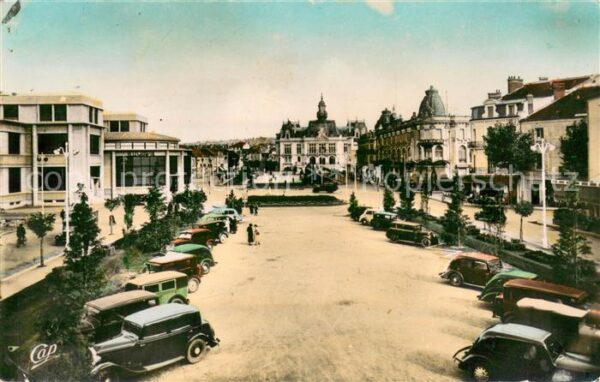 Vichy Allier Nouvelle Place de la Poste et vue vers