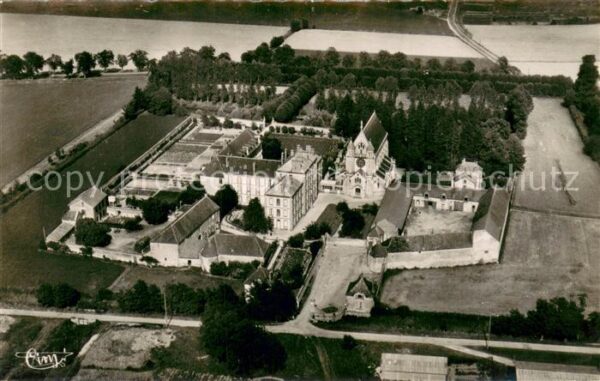 Sens 89 Vue aerienne de l’ancienne Abbaye de Sa