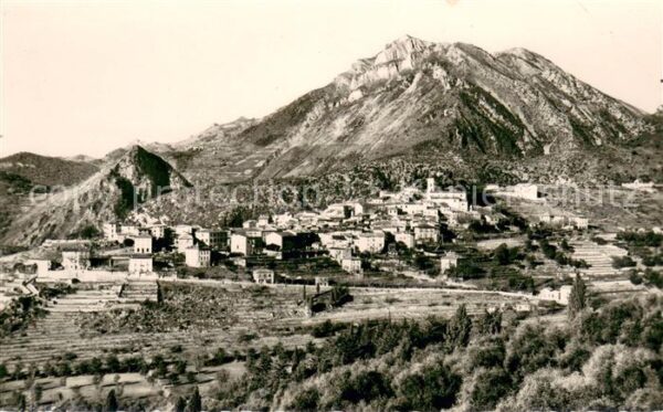 Levens Alpes-Maritimes Station Estivale Vue generale et le Mon