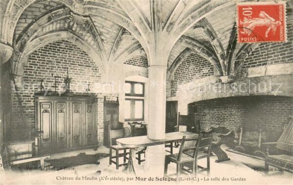 Mur-de-Sologne Salle des Gardes au Chateau du Moulin