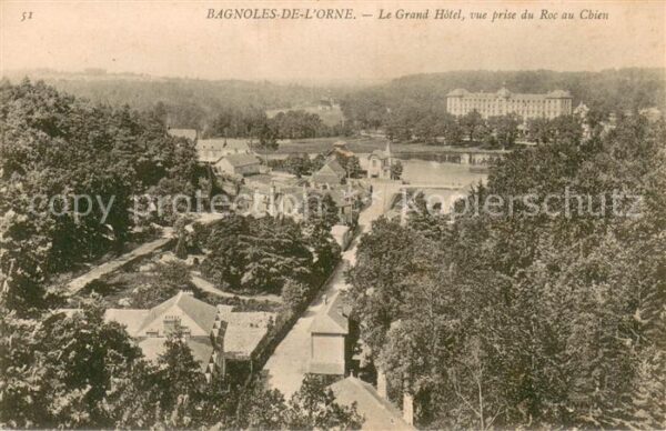 Bagnoles-de-l Orne Grand Hôtel vue prise du Roc au Chien