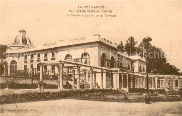 Bagnoles-de-l Orne Casino du lac vu de la terrasse