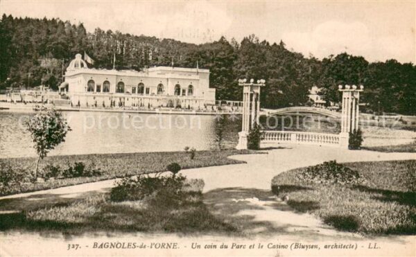 Bagnoles-de-l Orne Un coin du parc et le casino Architecte