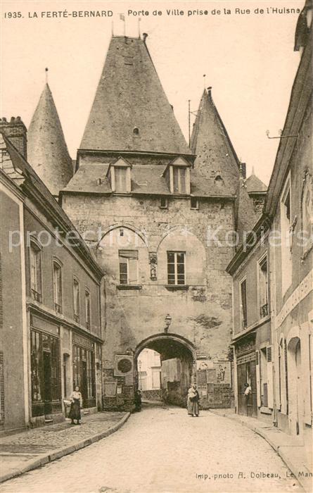 La Ferte-Bernard Porte de ville prise de la Rue de l_Hui