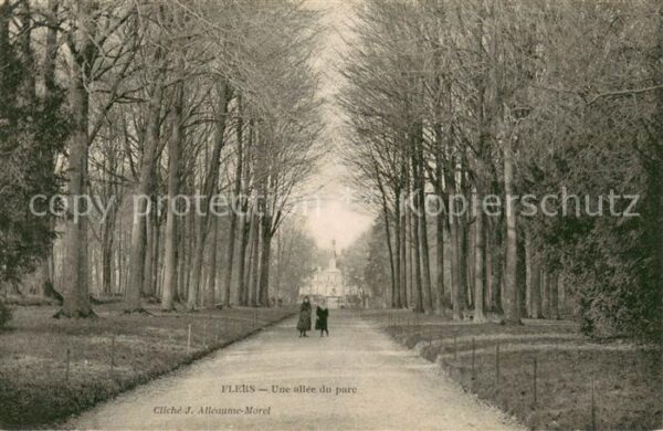 Flers Orne Une allee du parc